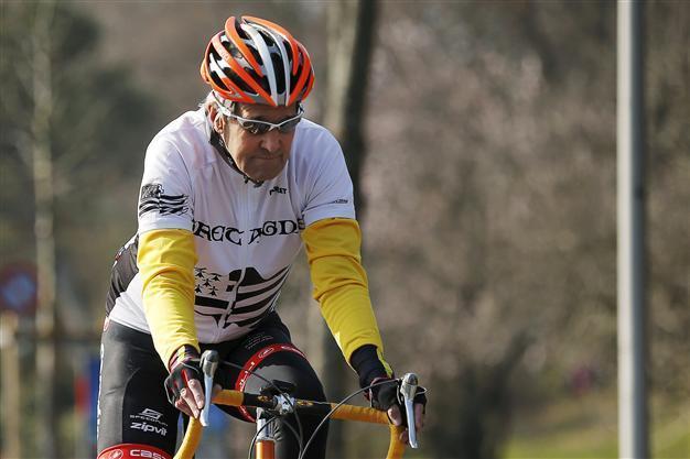 Kerry focused on Iran talks despite broken leg