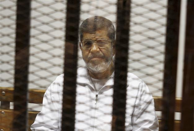 Egypt court postpones Morsi death penalty ruling