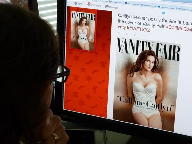 Jenner debuts post-Bruce look, breaks Twitter