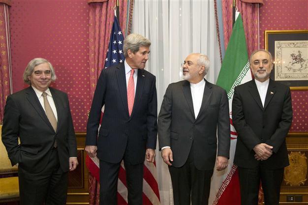 Kerry, Zarif in crunch round of Iran nuclear talks