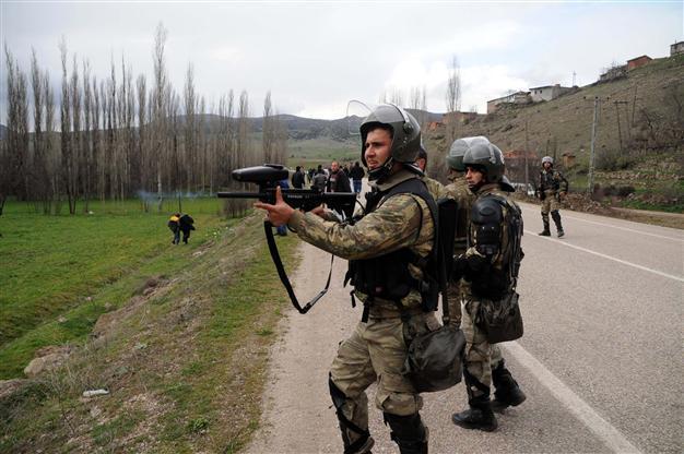 Gendarmerie suppresses protests against power plant construction with tear gas in northern Turkey