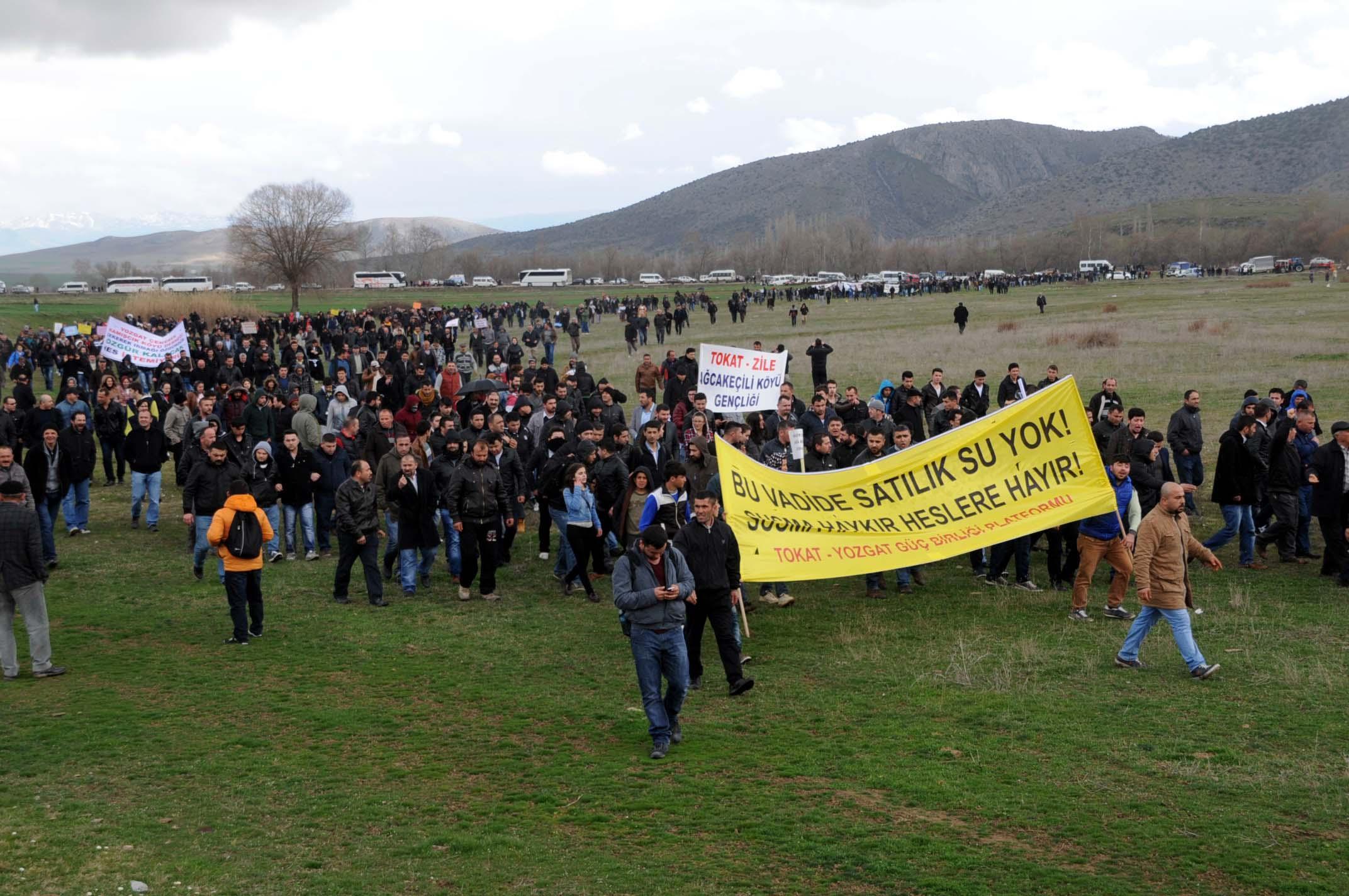 Gendarmerie suppresses protests against power plant construction with tear gas in northern Turkey