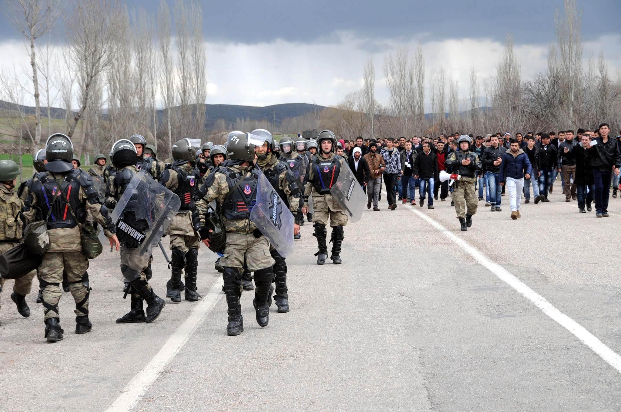 Gendarmerie suppresses protests against power plant construction with tear gas in northern Turkey