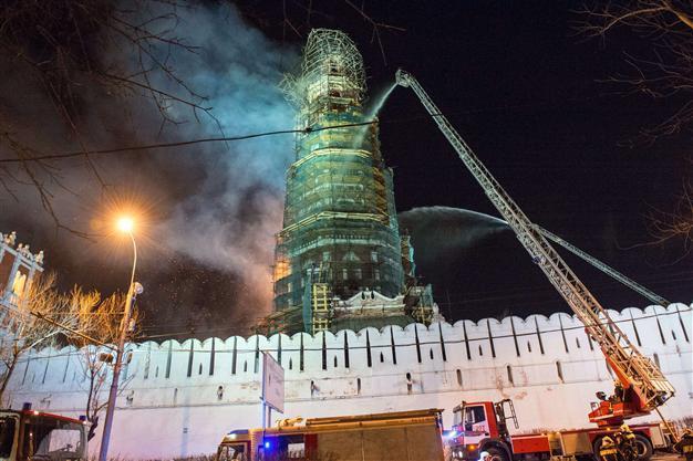 Fire hits famed Moscow convent, threatens legendary Turkish poet’s grave