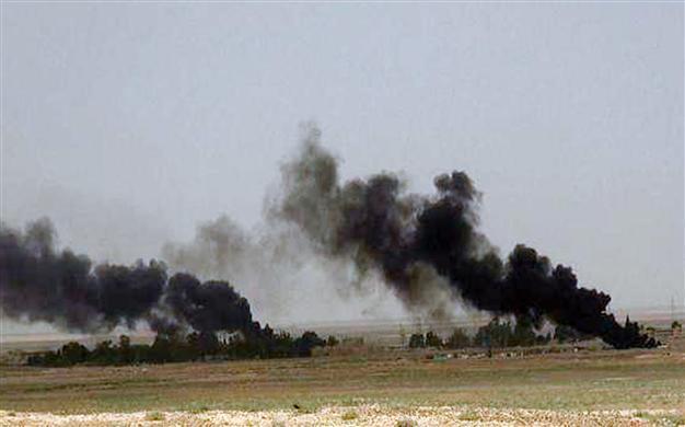 ISIL seizes Iraqi side of key Syria border crossing