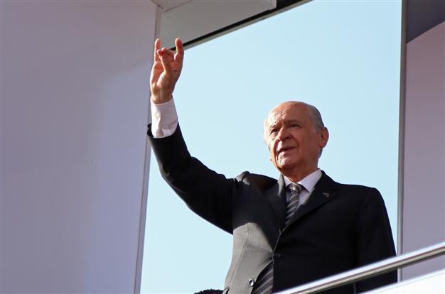 MHP leader Bahçeli calls on top cleric to resign over luxurious official car