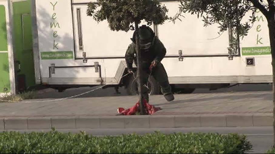 ‘Death-loving’ man surprises bystanders by ‘neutralizing bomb’