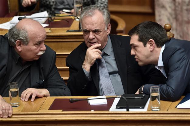 Greece to keep repaying creditors as long as it can: Official