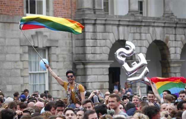 Australian opposition introduces bill to legalise same-sex marriage