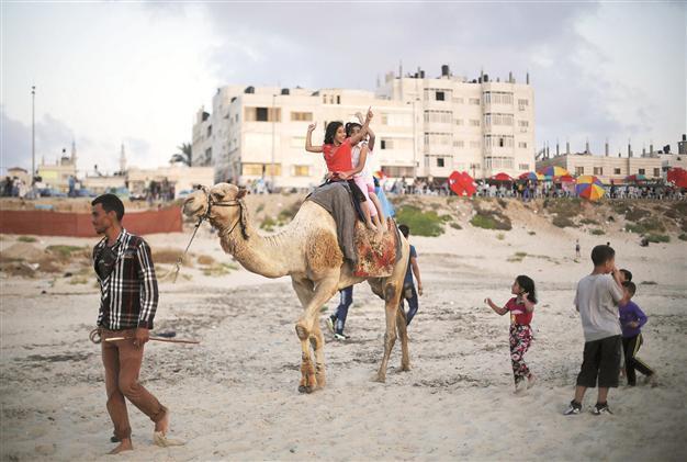 Israelis, Palestinians would gain billions from peace