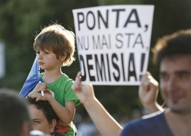 Romanian parliament blocks investigation into PM Ponta