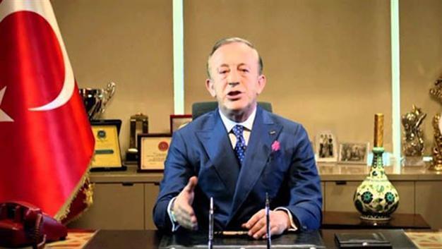 No fine for government-friendly business tycoon’s ad featuring Turkish flag