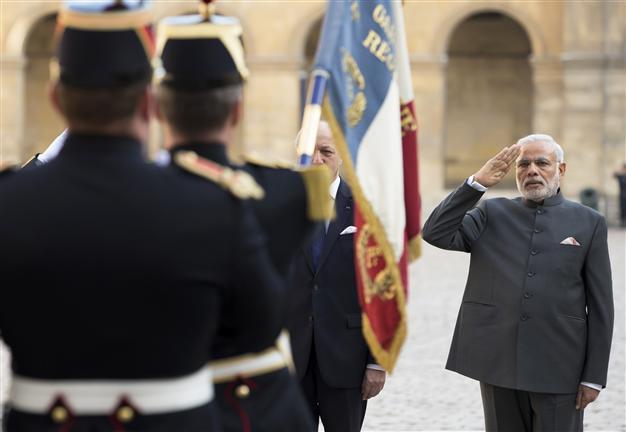 Indias Modi arrives in France as part of European tour