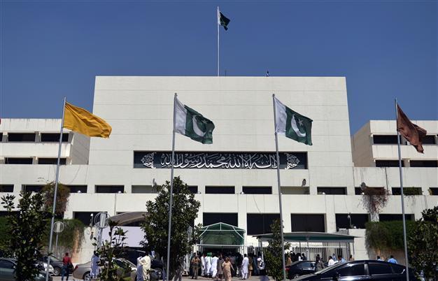 Pakistan parliament rejects Saudi call to join Yemen coalition