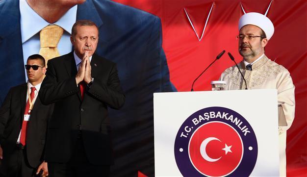 Erdoğan defends luxury car and plane for top cleric, refers to the pope