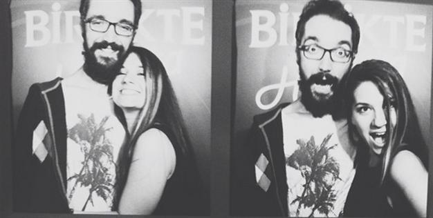 Young Turkish woman accepts marriage proposal on Twitter