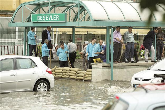 Two injured, dozens of cars swept away in Ankara flood