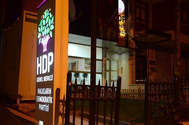 Two HDP pollsters stabbed in Turkish capital