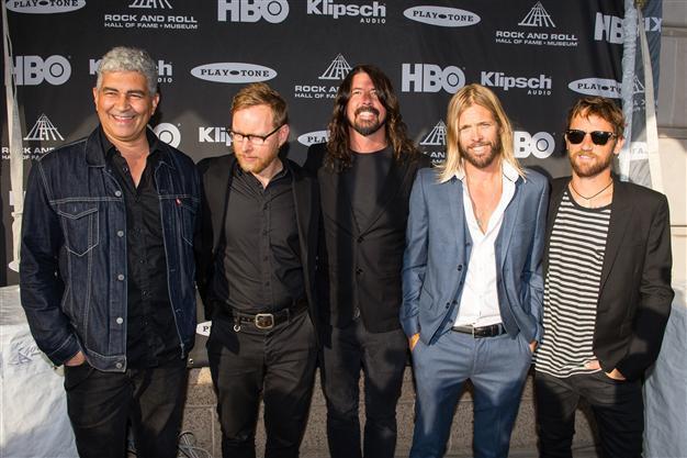 Foo Fighters end Europe tour after Grohl stage fall