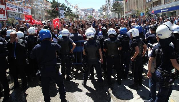 404,000 security forces on duty for Turkeys election day