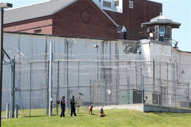 Two convicted killers escape from New York prison