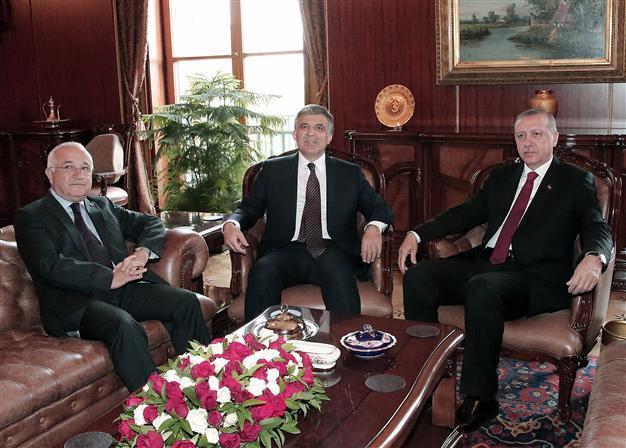 President Erdoğan and former President Gül hold surprise meeting in parliament