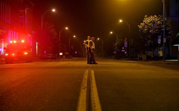 US hunt for escaped killers shifts after possible sighting