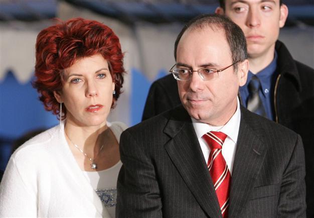 Israel ministers wife sorry for Obama Coffee gag