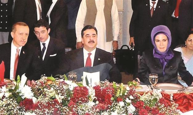 Ex-Pakistani PM Gilani ordered to return necklace donated by Turkey’s first lady after 2010 flood