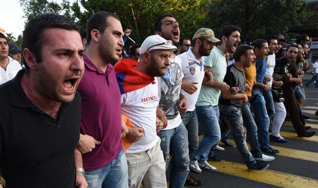 Armenia police disperse protest over power price hikes