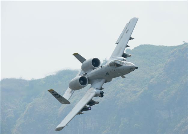 China aims to challenge U.S. air dominance: Pentagon
