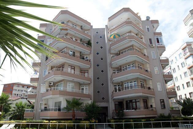 Ukrainian girl stays three days with dead parents in Turkey