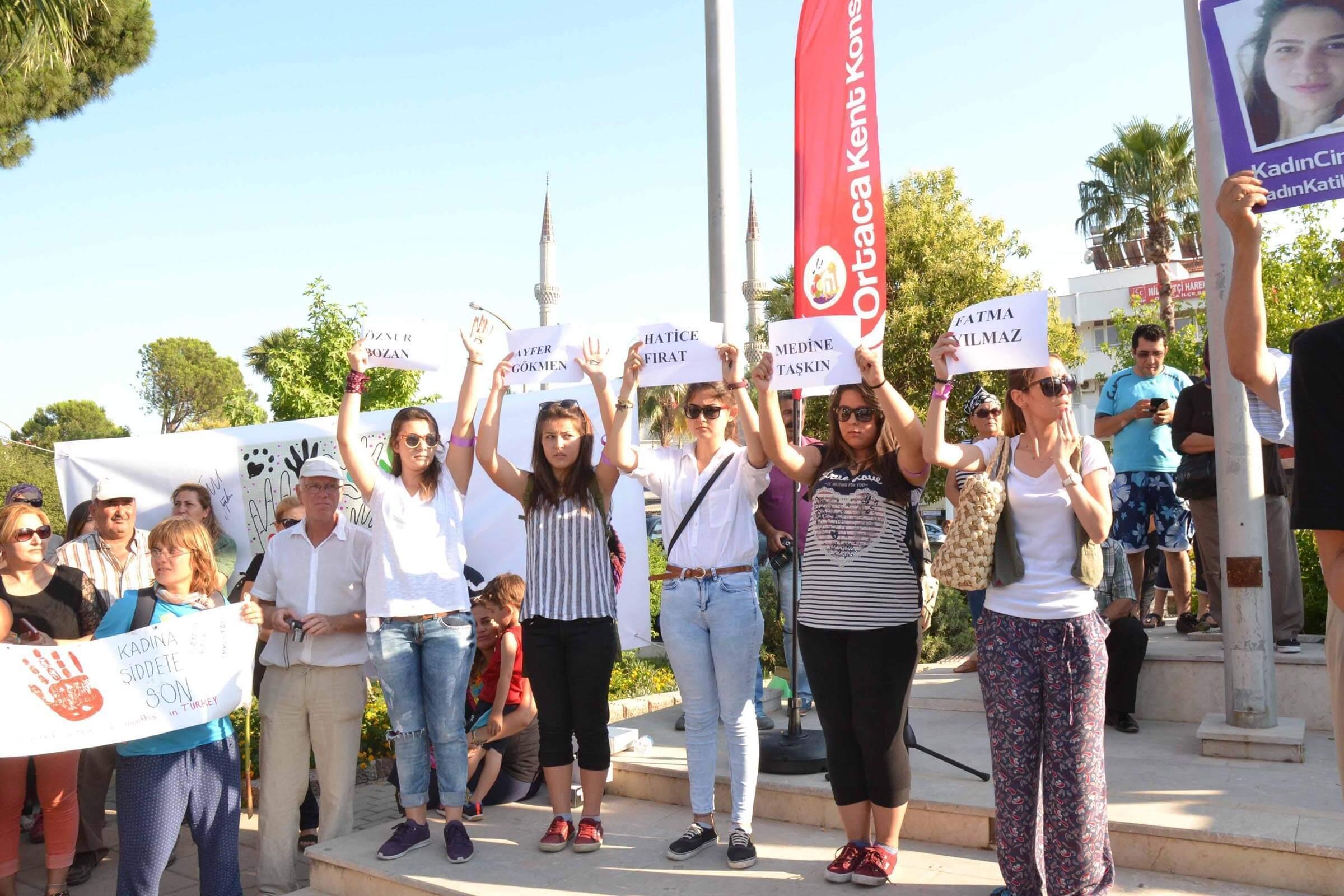 Hundreds in western Turkey remember slain girl, protest violence against women