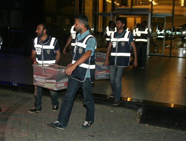 200 documents seized in ‘anti-parallel’ operation in western Turkey