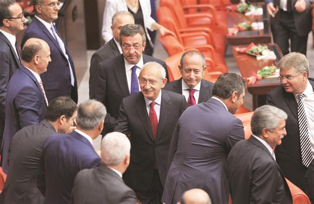 AKP, CHP exchange first warm messages