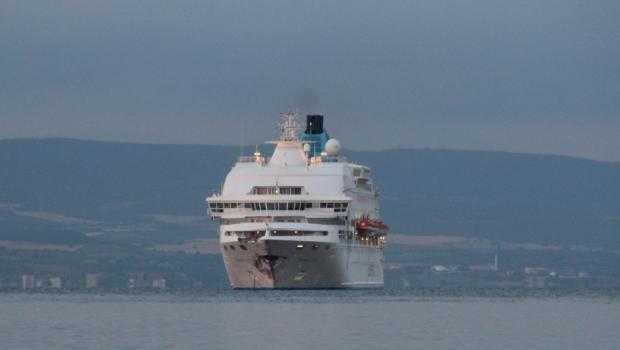 VIDEO: Cruise liner collides with tanker off Gallipoli