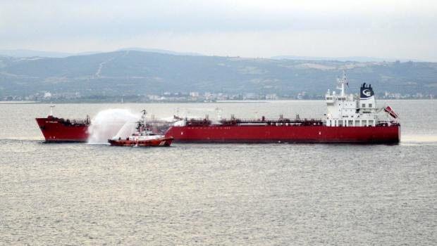 VIDEO: Cruise liner collides with tanker off Gallipoli
