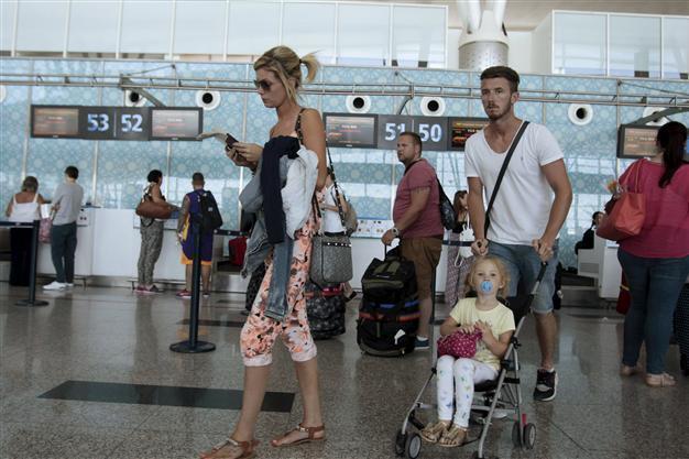 Britain warns further Islamist attacks in Tunisia possible