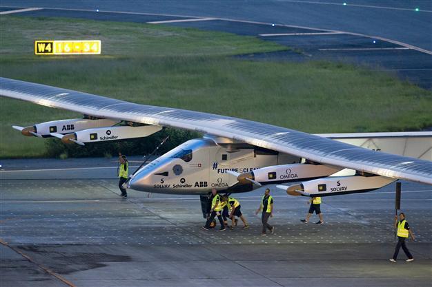 Solar Impulse leaves Japan on delayed Pacific flight