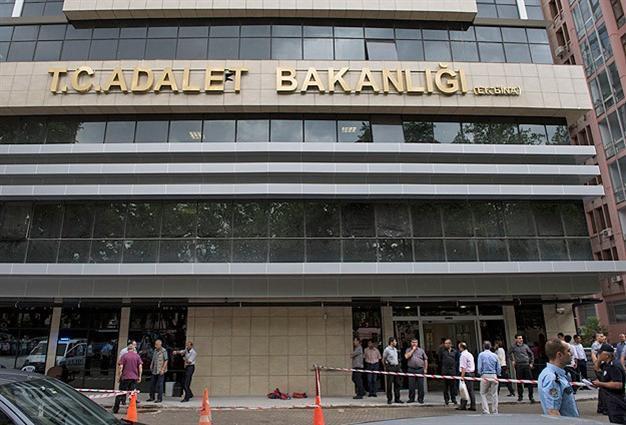 Assailant detained after opening fire at Turkeys Justice Ministry