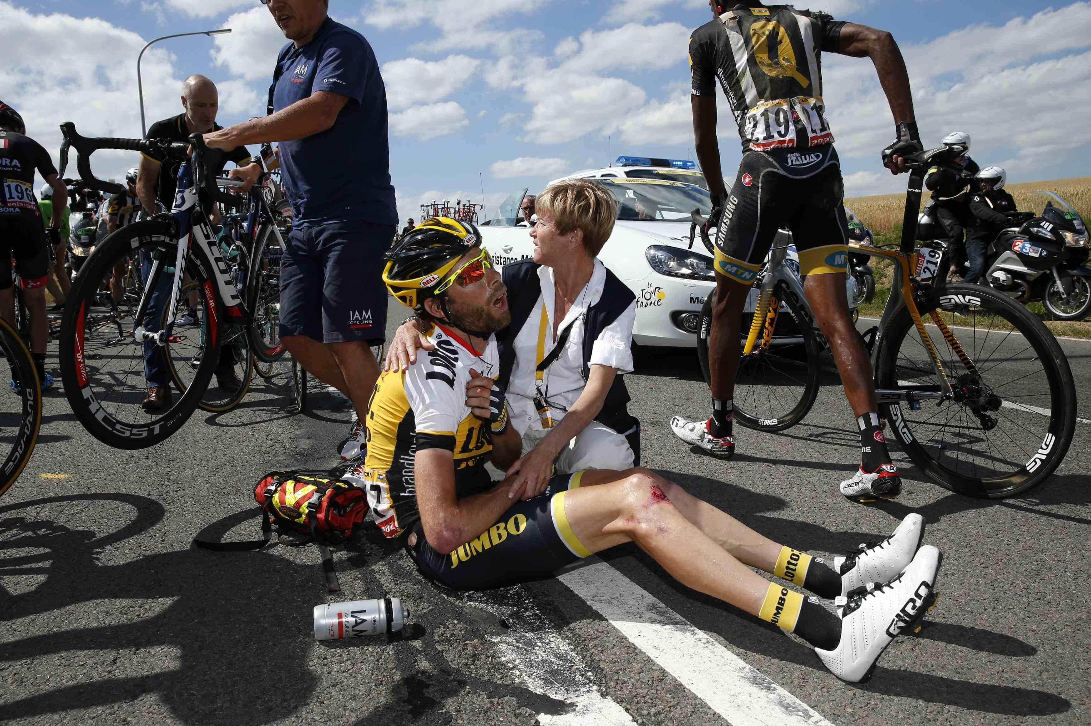 VIDEO: Tour stage neutralised after huge crash