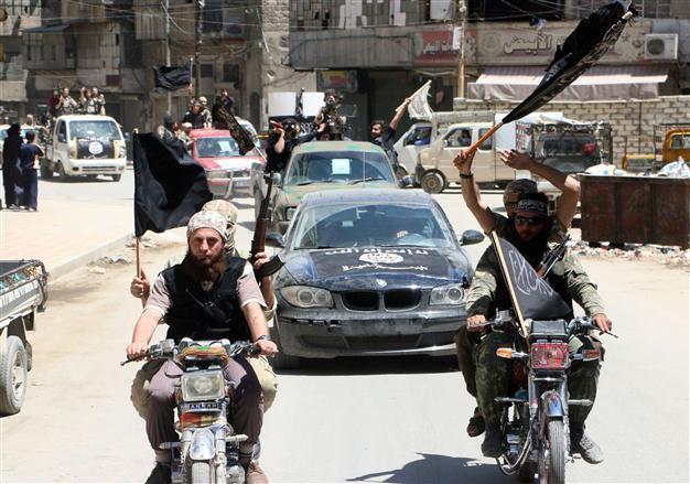 Al-Nusra suicide bombing kills 25 soldiers in Syrias Aleppo: Monitor