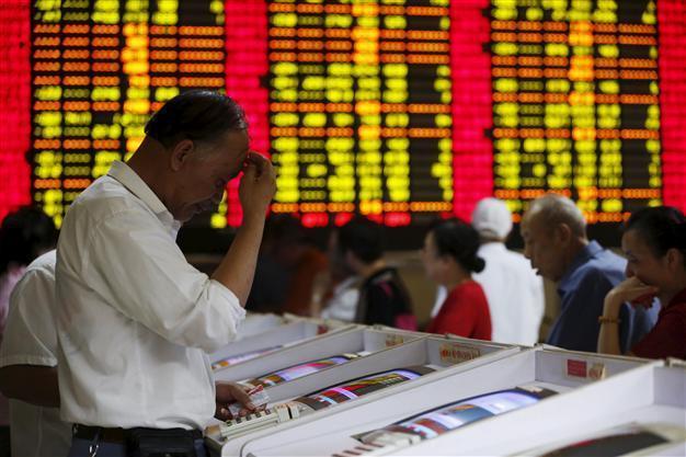 China stock plunge accelerates as regulator warns of panic
