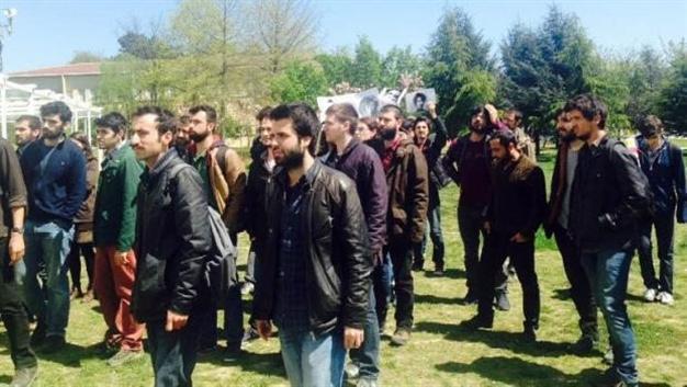 Istanbul police disperse students commemorating 1915 massacres