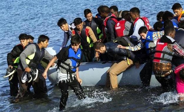 Refugees face death with substandard life vests made in Turkey