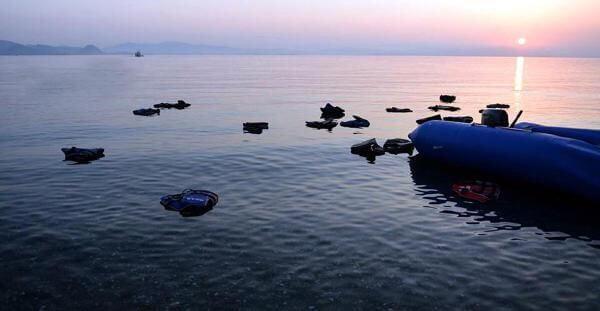 Refugees face death with substandard life vests made in Turkey