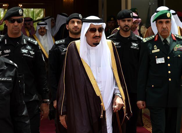 Report: Saudi king censors TV host, pro-Brotherhood scholar