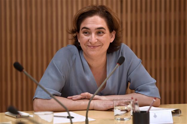 Leftist Barcelona mayor suspends new hotel licenses