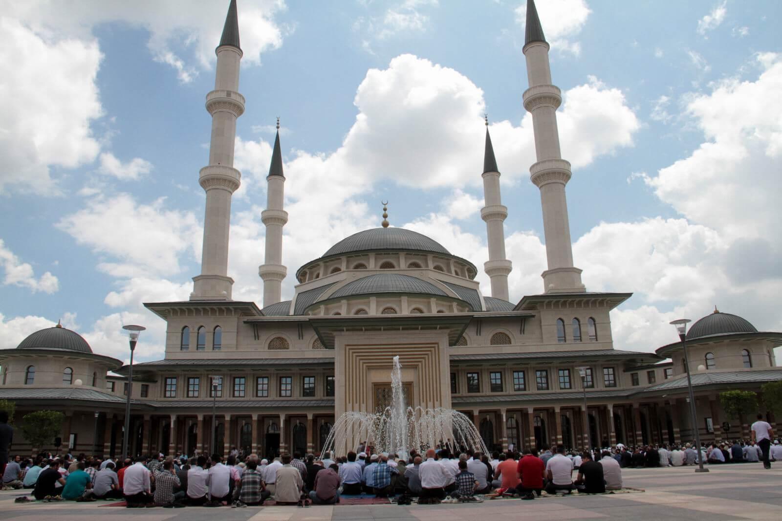 Erdoğan opens palace mosque, highlights Quranic verse on ‘patience’
