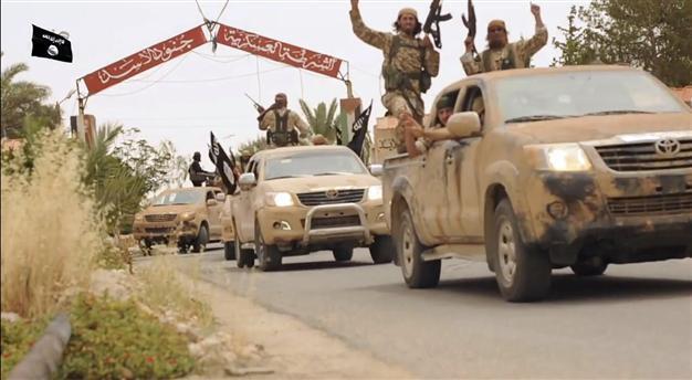 22 dead in heavy US raids on ISIL Syria stronghold: Monitor